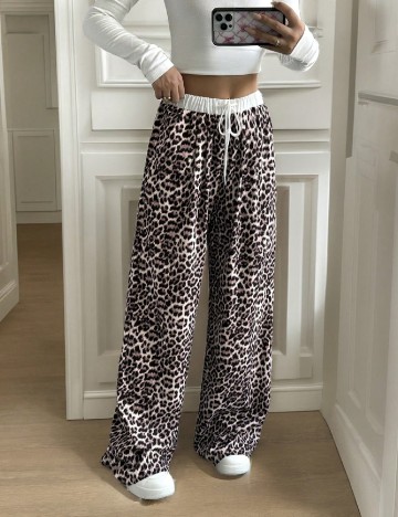 
						Pantaloni SHEIN, animal print
