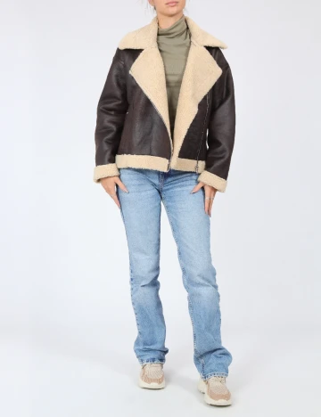 Jacheta Bershka, maro