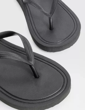 Slapi Boohoo, negru Negru