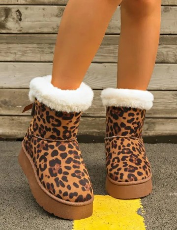 
						Ghete SHEIN, animal print