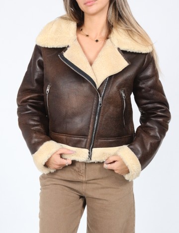 
						Geaca Stradivarius, maro