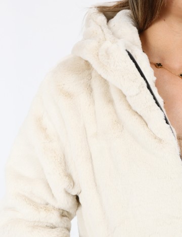 Jacheta Zara, crem