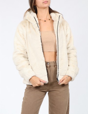 
						Jacheta Zara, crem