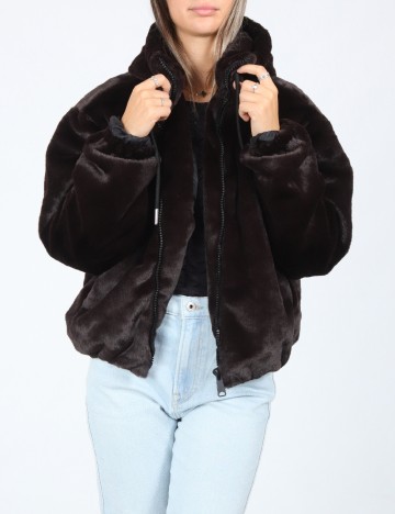 
						Jacheta Stradivarius, maro inchis