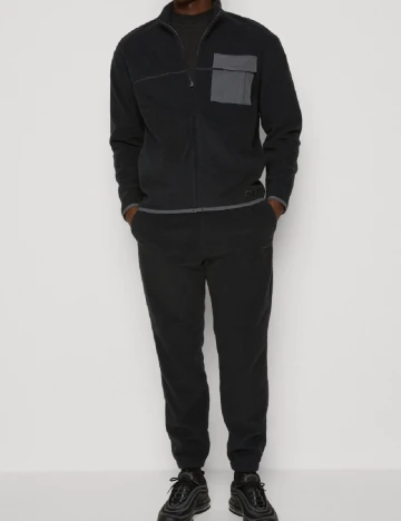 Jacheta Hollister, gri Gri