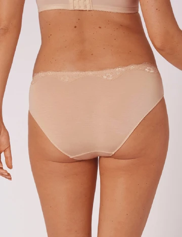 Chilot Triumph, crem