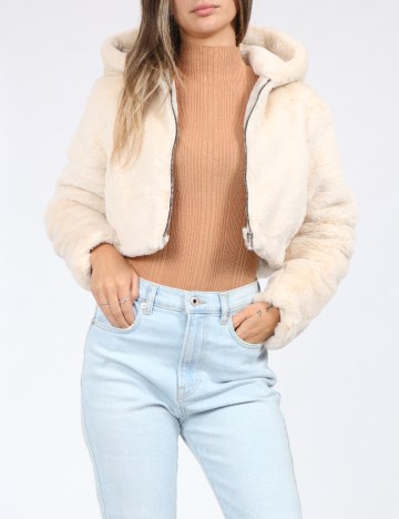
						Jacheta Zara, crem