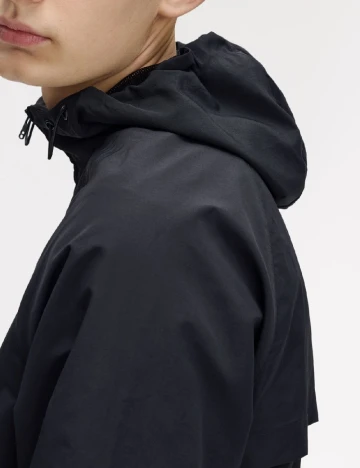 Jacheta Fred Perry, negru