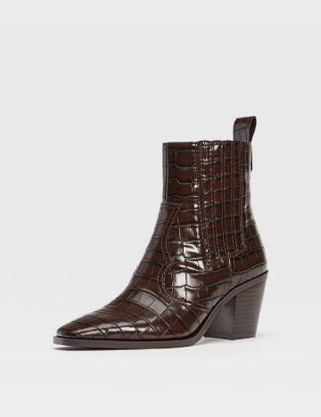 
						Botine Stradivarius, maro