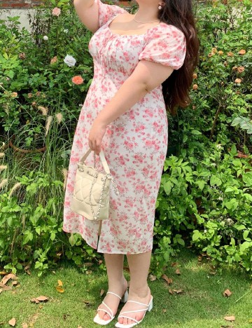 
						Rochie medie Dazy Plus Size, floral