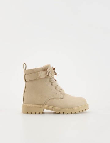 Ghete Reserved, maro deschis