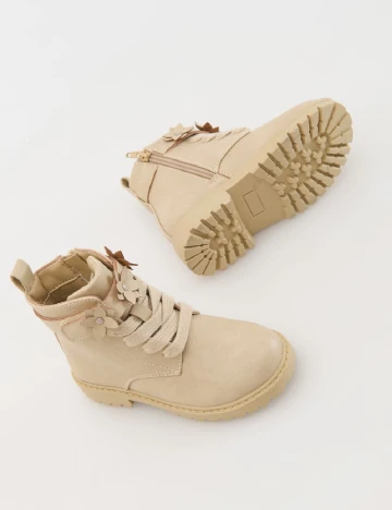 Ghete Reserved, maro deschis