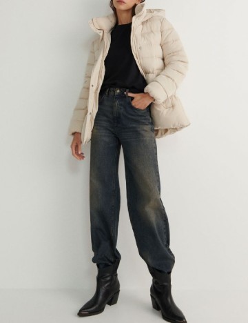 
						Geaca Reserved, crem