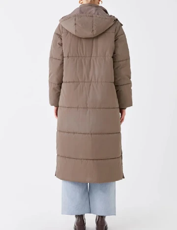 Geaca LC Waikiki, maro