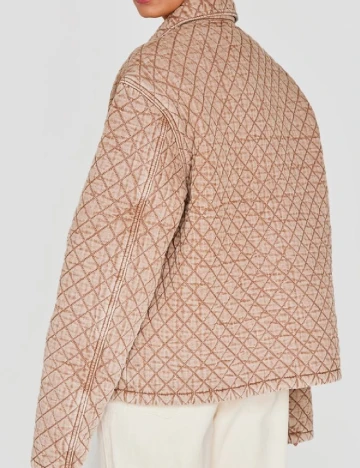 Jacheta PrettyLittleThing, maro deschis