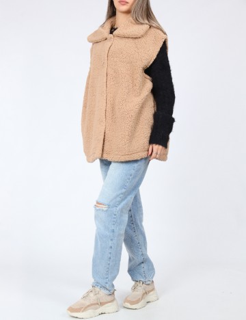 Vesta Noisy May, maro