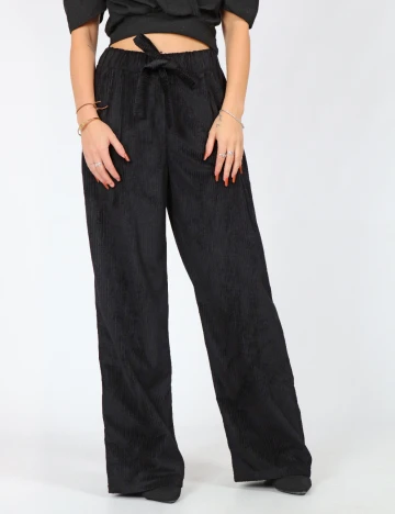 Pantaloni SHEIN, negru