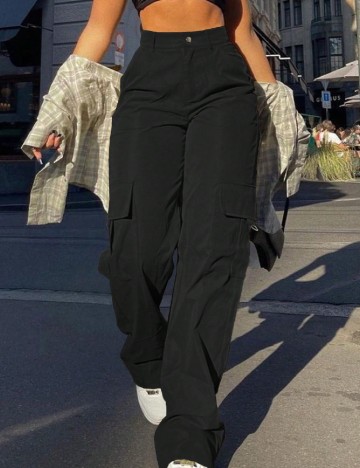 
						Pantaloni SHEIN, negru