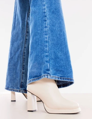 Botine PrettyLittleThing, ecru