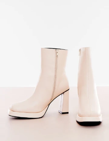 Botine PrettyLittleThing, ecru