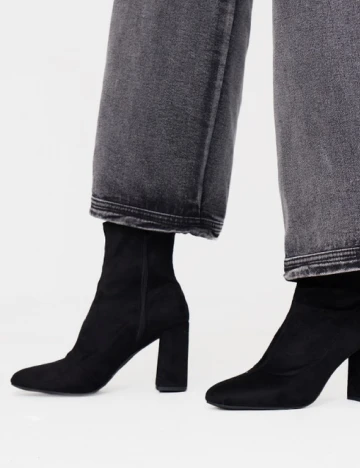 Botine PrettyLittleThing, negru