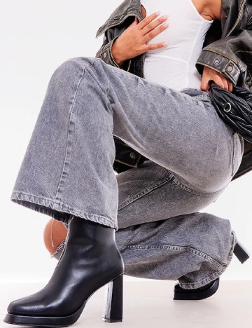 Botine PrettyLittleThing, negru