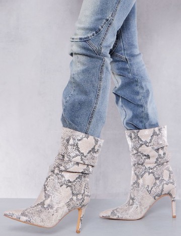 
						Botine PrettyLittleThing, imprimeu sarpe