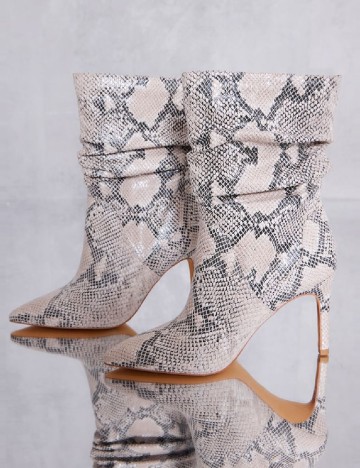 Botine PrettyLittleThing, imprimeu sarpe