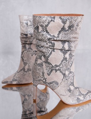 Botine PrettyLittleThing, imprimeu sarpe