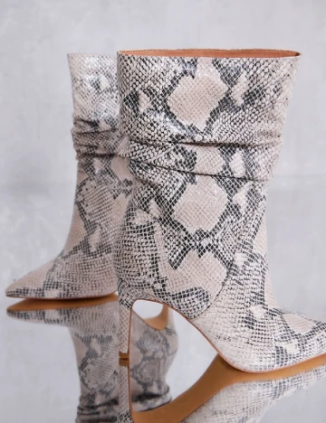 Botine PrettyLittleThing, imprimeu sarpe