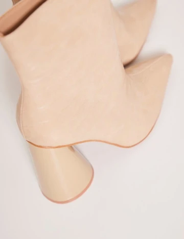 Botine PrettyLittleThing, crem