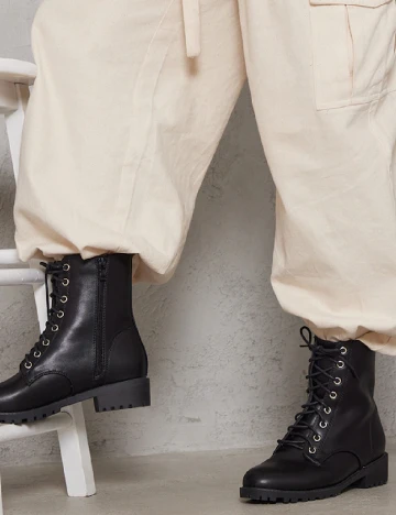 Ghete PrettyLittleThing, negru