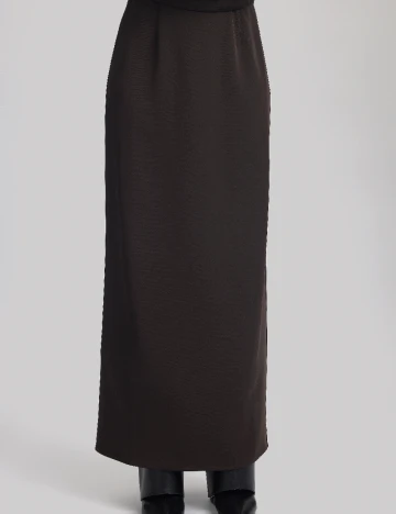 Fusta Gestuz, maro inchis