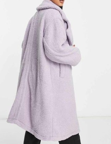 Palton Qed London, mov