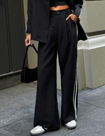 
						Pantaloni SHEIN, negru