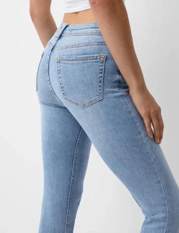 Blugi Bershka, albastru