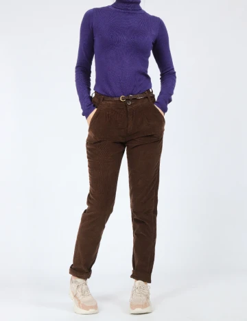 Pantaloni Bershka, maro