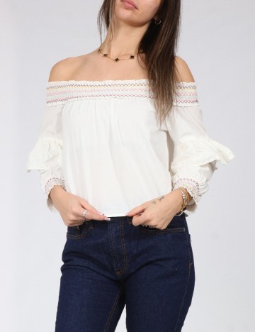 
						Top Bershka, alb