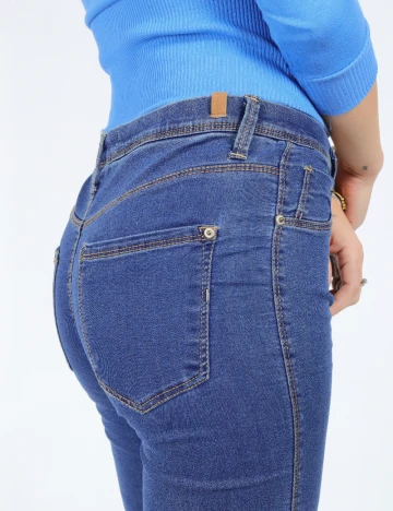 Blugi Bershka, albastru