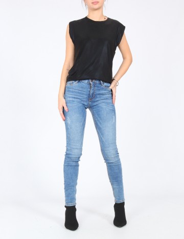 
						Blugi Bershka, albastru