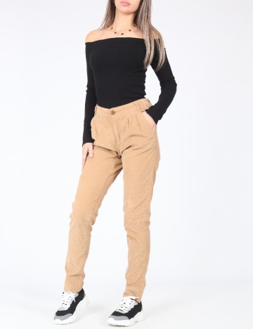 
						Pantaloni Bershka, maro