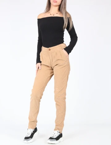 Pantaloni Bershka, maro