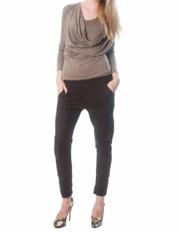 Pantaloni Bershka, maro