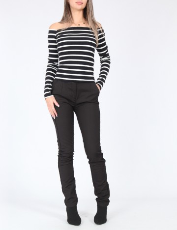 Pantaloni Bershka, negru