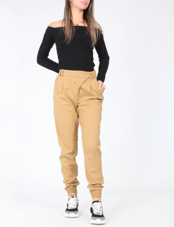 Pantaloni Bershka, maro