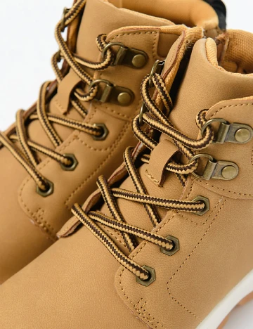 Ghete Cool Club, maro