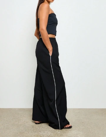 Pantaloni SHEIN, negru