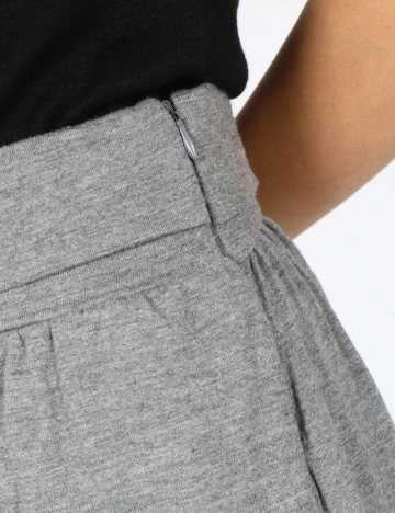 Fusta Zara, gri