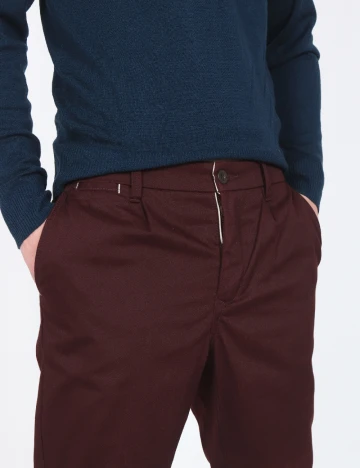 Pantaloni Pull&Bear, visiniu