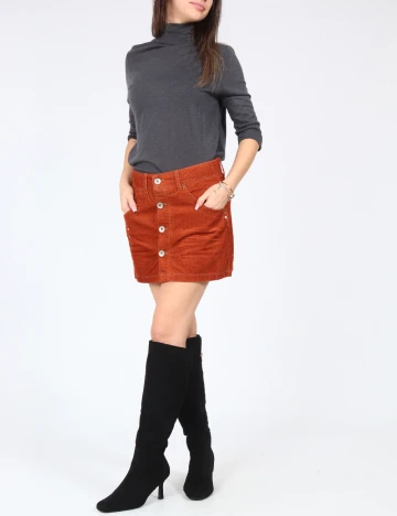 Fusta Zara, caramiziu